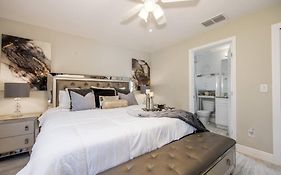 Modern Luxury Home Located In Tampa!